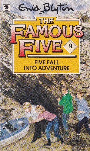 Enid Blyton - Five Fall into Adventure - pb
