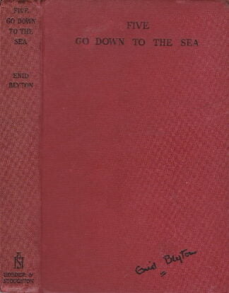 Enid Blyton - Five Go Down to the Sea - hb